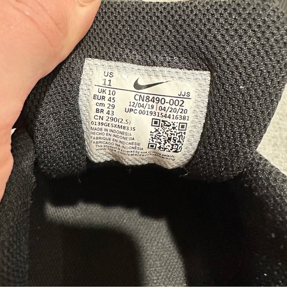 Nike Women’s Air Max Oketo Sneaker - Picture 4 of 12